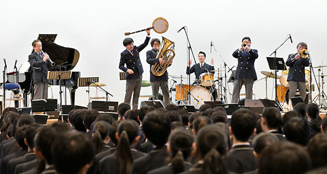 中学校向け「スクールコンサート」の実施
